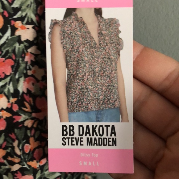 STEVE MADDEN WOMAN BLOUSE SIZE SMALL! NEW WITH TAGS IN IT! SMOKE FREE HOME! - Picture 3 of 6